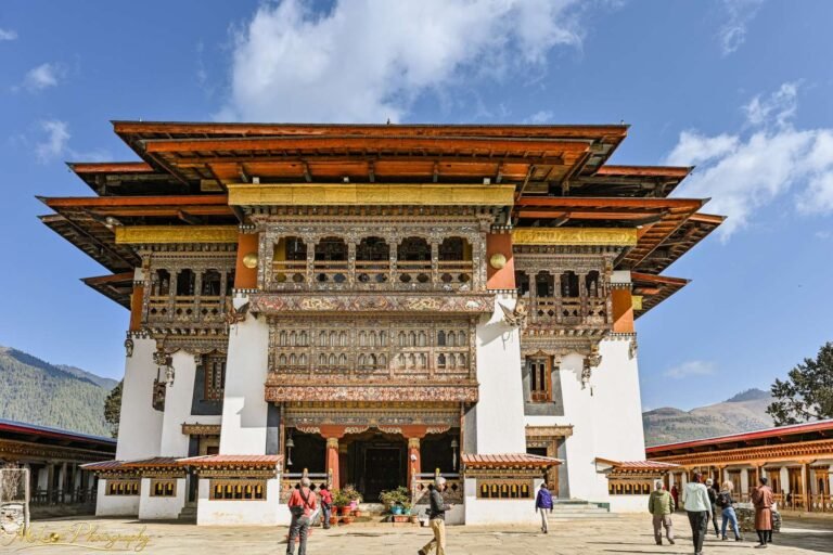 Majestic Bhutanese Monastery with Ornate Traditional Architecture